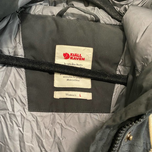 Fjallraven Women's Sarek Parka Coat Down Black Size L but fits like M - Picture 4 of 10